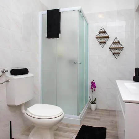 2 Bedroom Awesome In