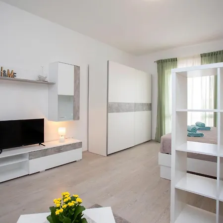 2 Bedroom Awesome In * Rabac