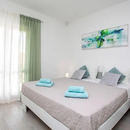 Apartmán 2 Bedroom Awesome In